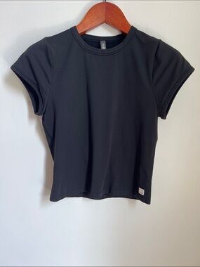 Vuori | Black Short-Sleeve Crewneck Cropped Athletic Athleisure Tee Size L